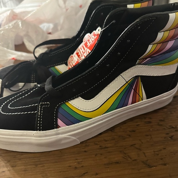 #48 ❤️ BNWT VANS DK8 Hi Rainbow black suede sneakers - Picture 6 of 11